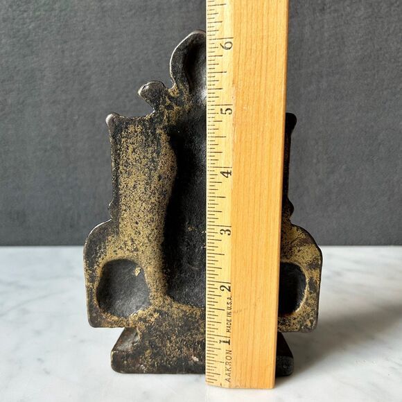 Vintage Dutch Milk Maid Bookends Cast Iron Dutch Girl with Milk Pails Door Stop - Picture 9 of 10